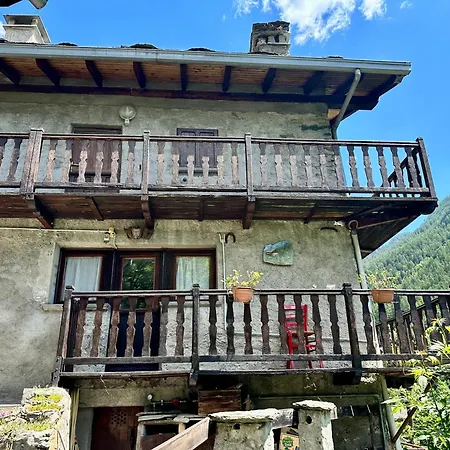 Cozy Three-room With Mountain View & Parking - Ussin - Valtournenche 公寓 沙穆瓦