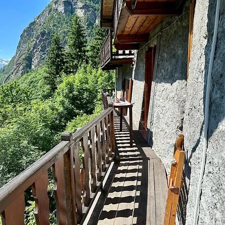 Cozy Three-room With Mountain View & Parking - Ussin - Valtournenche